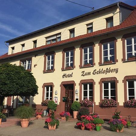 Hotel Restaurant Zum Schlossberg Wadern Екстериор снимка